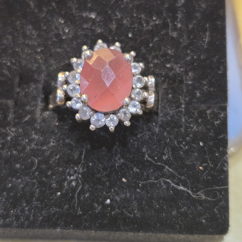Chic Pink Stone Ring with Silver Detailing